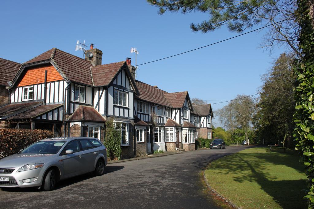 The Manor House Crawley (West Sussex) Exterior photo